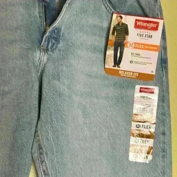 Wrangler men pants. - Picture 2 of 8